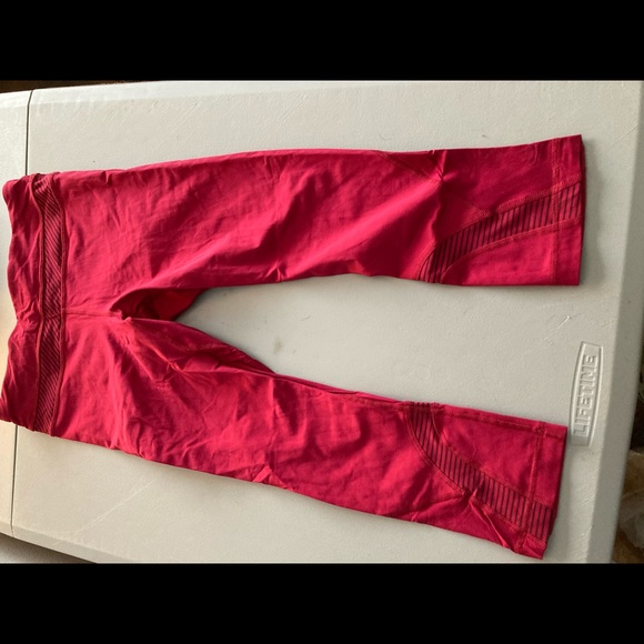 Lululemon run inspire crop, size 6, cranberry. - Picture 1 of 4
